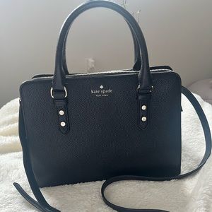 Barely worn chic Kate Spade double handle bag!